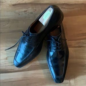 Magnanni Apron Toe Oxford in Black